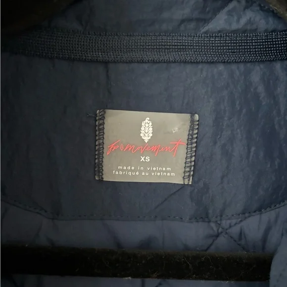 Free People Movement Quinn Quilted Puffer Vest Navy Cropped XS - Picture 4 of 11